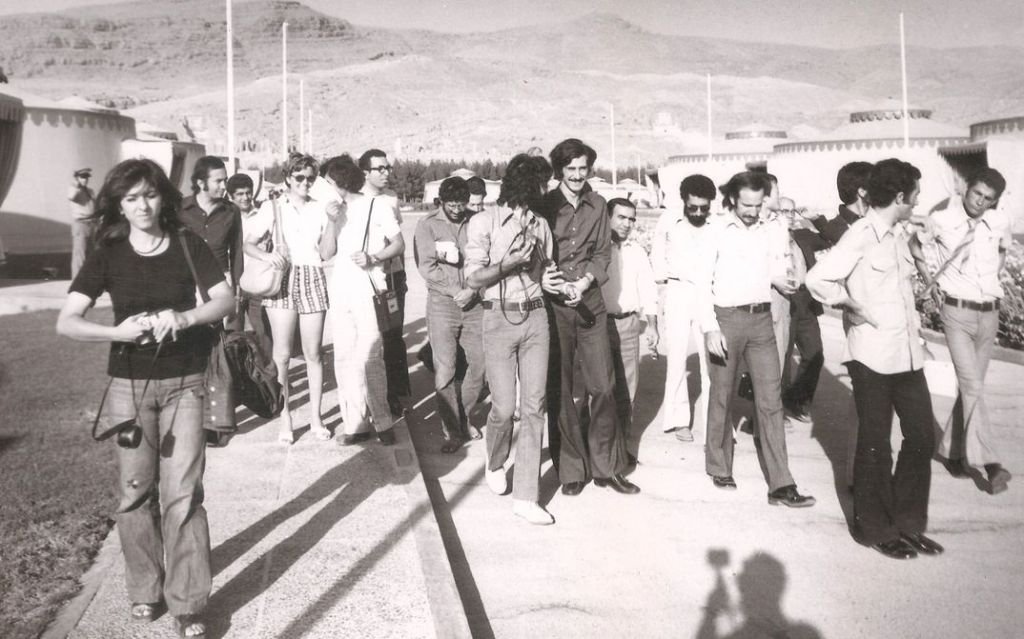 Cinema-ye Azad filmmakers at the 1st ABU film festival in Shiraz, 1973. Image courtesy of Cinema-ye Azad Archive.